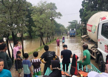 11 RW Terendam Banjir di Jatiasih Bekasi, Warga Dievakuasi Setelah Ketinggian Air Capai 3 Meter