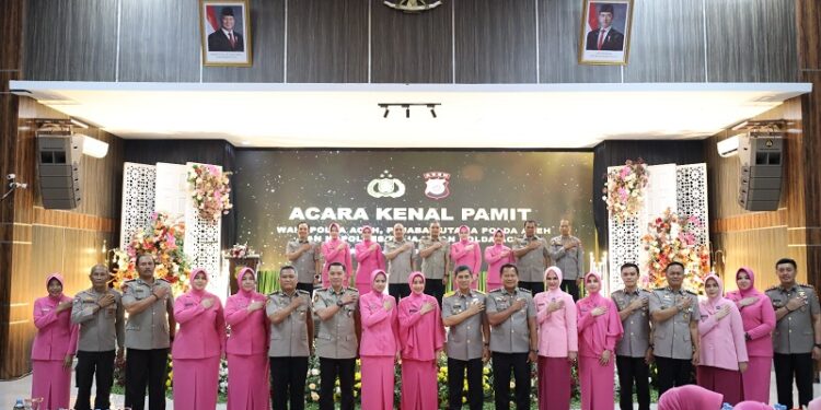 Ⓒ Hak cipta foto di atas dikembalikan sesungguhnya kepada sang pemilik foto Ⓒ Hak cipta foto di atas dikembalikan sesungguhnya kepada pemilik foto