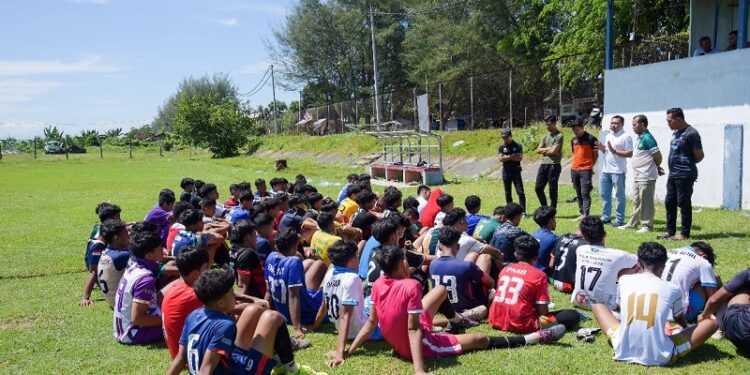 Ⓒ Hak cipta foto di atas dikembalikan sesungguhnya kepada sang pemilik foto Ⓒ Hak cipta foto di atas dikembalikan sesungguhnya kepada pemilik foto