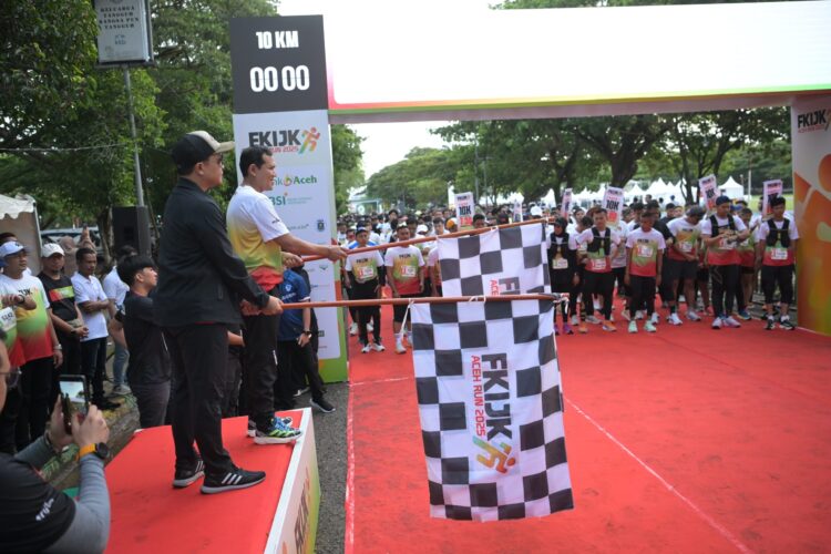 Wagub Fadhlullah Buka FKIJK Aceh Run 2025