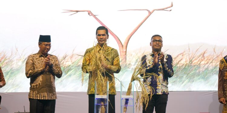 Ⓒ Hak cipta foto di atas dikembalikan sesungguhnya kepada sang pemilik foto Ⓒ Hak cipta foto di atas dikembalikan sesungguhnya kepada pemilik foto