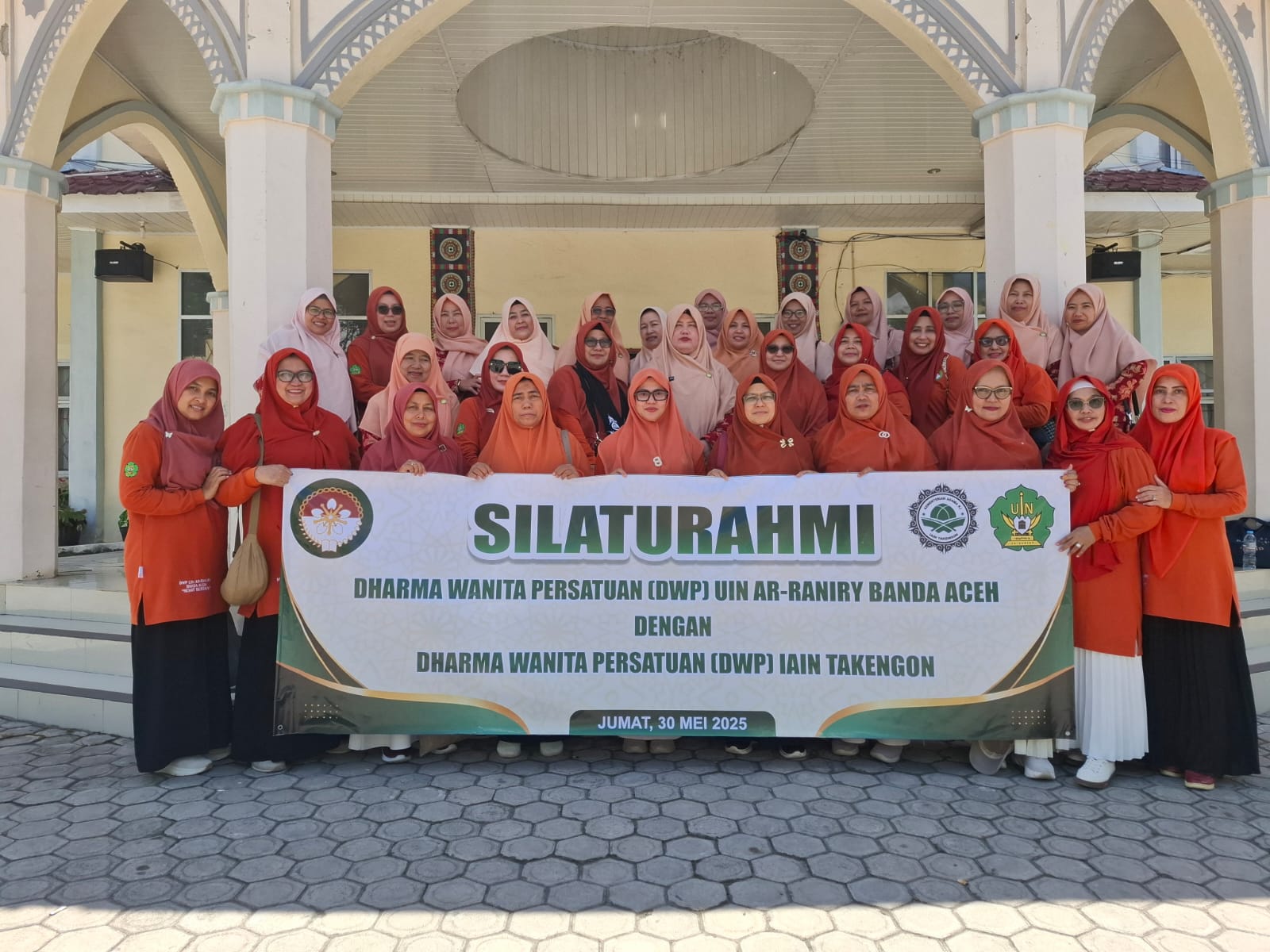 Dharma Wanita UIN Ar-Raniry Kunjungi DWP IAIN Takengon