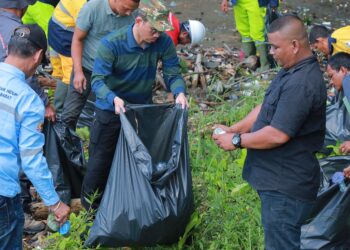 Bupati Aceh Barat Gelar Aksi Gotong Royong Di Hari Buruh