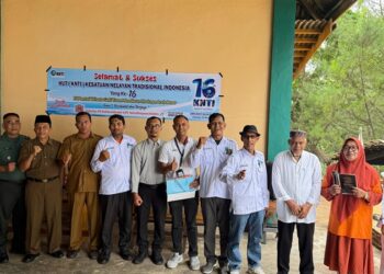 Peringati HUT ke-16, KNTI Aceh Besar Gelar Silaturahmi dan Aksi Bersih Pantai