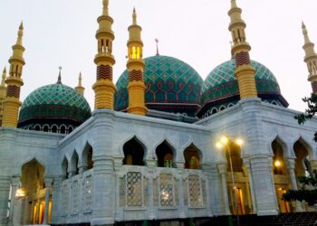 Benarkah Rasa Malu Menyebabkan Kehancuran Akhlak?