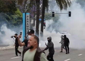 Penjarahan Meluas, Los Angeles Berlakukan Jam Malam, Toko Perhiasan Ikut Disasar