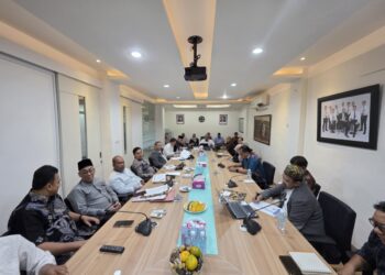 Program Studi Fiqih Modern Pascasarjana UIN Ar-Raniry Darussalam Banda Aceh sukses menyelenggarakan "Ngopi Disertasi" (Ngobrol Pikiran & Inspirasi Disertasi) ke-43 dengan tema "Reaktualisasi Akad Pembiayaan Murabahah pada Bank Aceh Syariah: antara Teori dan Praktek" di Ruang Meeting Kantor Cabang Utama Bank Aceh, Sabtu (19/7) pukul 20.15 WIB. FOTO/Dok. UIN Bank Aceh Syariah (BAS). Ⓒ Hak cipta foto di atas dikembalikan sesungguhnya kepada pemilik foto