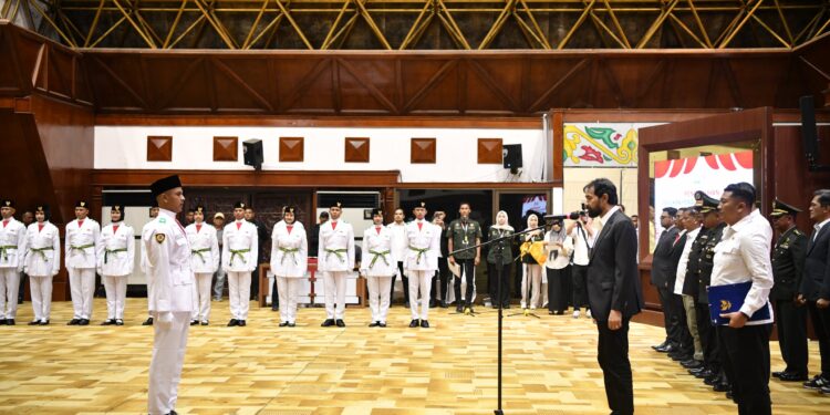 Ⓒ Hak cipta foto di atas dikembalikan sesungguhnya kepada sang pemilik foto Ⓒ Hak cipta foto di atas dikembalikan sesungguhnya kepada pemilik foto