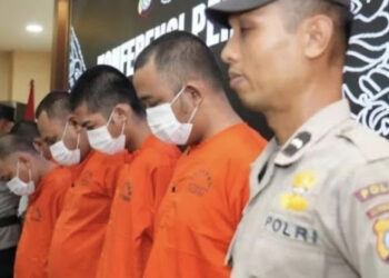 Bukannya Tangkap Bandar, Polisi Malah Ringkus Pemain Judol yang Rugikan Bandar, Publik Heran: Lawak Emang..