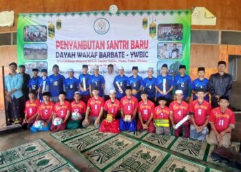 Dispora Aceh Salurkan Bantuan Olahraga untuk Dayah Wakaf Barbate