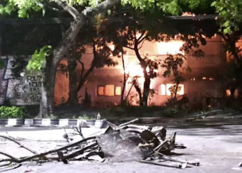 Kantor DPRD Solo Dibakar, Warga Tionghoa Takut Peristiwa 98 Terulang: Banyak Teman Sampai Sekarang Masih Tidur Bawa Pedang