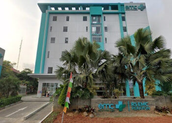 Pasien berinisial AR dipaksa pulang oleh RS EMC Pekayon walaupun pasien dalam kondisi tidak sadarkan diri. FOTO/Net. Ⓒ Hak cipta foto di atas dikembalikan sesungguhnya kepada pemilik foto