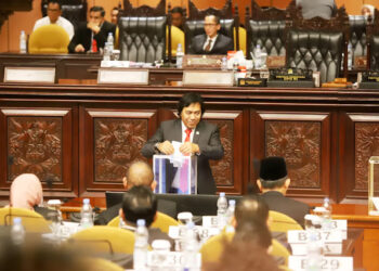 Ⓒ Hak cipta foto di atas dikembalikan sesungguhnya kepada sang pemilik foto Ⓒ Hak cipta foto di atas dikembalikan sesungguhnya kepada pemilik foto