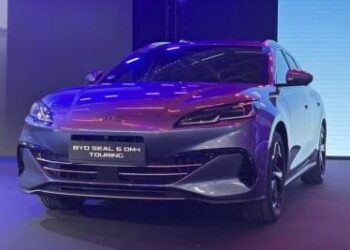 BYD membuat terobosan baru dengan meluncurkan mobil BYD Seal 6 DM-i Touring PHEV (plug-in hybrid). FOTO/Net. Ⓒ Hak cipta foto di atas dikembalikan sesungguhnya kepada pemilik foto