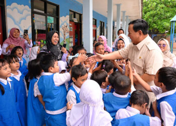 Presiden RI, Prabowo Subianto bertemu siswa sekolah. FOTO/Dok. Istimewa. Ⓒ Hak cipta foto di atas dikembalikan sesungguhnya kepada pemilik foto