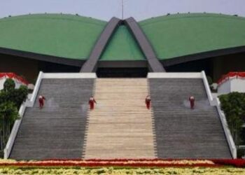 Tunjangan rumah anggota DPR sebesar Rp50 juta resmi dihapus. Namun, Peneliti Forum Masyarakat Peduli Parlemen Indonesia (Formappi), Lucius Karus mendesak agar pemerintah turut mengevaluasi tunjangan komunikasi dan kehormatan. FOTO/Net. Ⓒ Hak cipta foto di atas dikembalikan sesungguhnya kepada pemilik foto