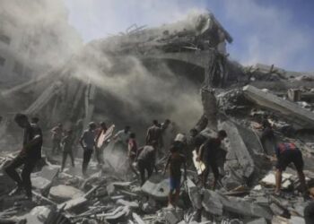 Pasukan teroris Israel bergerak menuju pusat Kota Gaza dari dua arah, Kamis (18/9/2025) malam waktu setempat. Warga dikepung dari dua arah hingga memaksa mereka menuju pantai. FOTO/Net. Ⓒ Hak cipta foto di atas dikembalikan sesungguhnya kepada pemilik foto