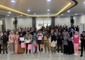 Dewan Eksekutif Mahasiswa Fakultas Syariah dan Hukum (DEMA FSH) UIN Ar-Raniry Banda Aceh menggelar Seminar Pasar Modal Syariah pada Kamis, (9/10/2025)