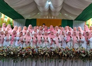 Gemuruh Shalawat dan Santunan Warnai Peringatan Maulid di MIN 5 Banda Aceh