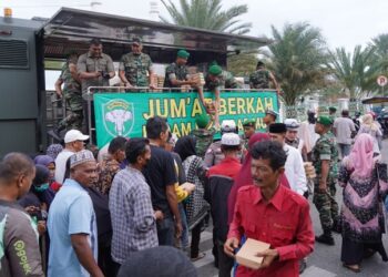Kodam Iskandar Muda Bagikan 405 Paket Makanan Gratis untuk Warga