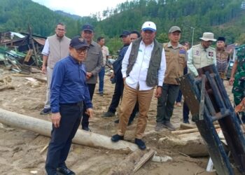 Ⓒ Hak cipta foto di atas dikembalikan sesungguhnya kepada sang pemilik foto Ⓒ Hak cipta foto di atas dikembalikan sesungguhnya kepada pemilik foto