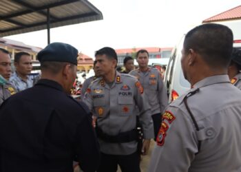 Kapolda Aceh Tiba di Langsa Lewat Jalur Darat, Beri Bantuan hingga WiFi Gratis untuk Warga