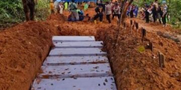 24 Jenazah Tak Teridentifikasi Korban Banjir dan Longsor di Sumbar Dimakamkan Massal