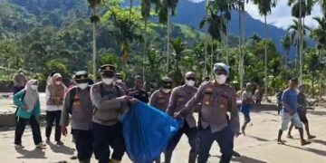 Ⓒ Hak cipta foto di atas dikembalikan sesungguhnya kepada sang pemilik foto Ⓒ Hak cipta foto di atas dikembalikan sesungguhnya kepada pemilik foto