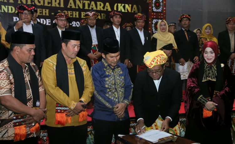 Haili Yoga Tekankan Persahabatan dan Soliditas di Malam Pelantikan KNA