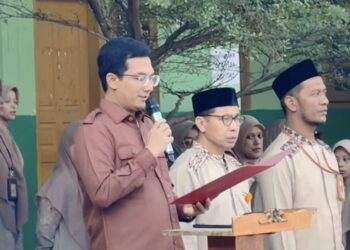Ketua DPRK Banda Aceh Jadi Pembina Upacara di SDIT Islah, Pesankan Disiplin dan Berani Bermimpi Besar
