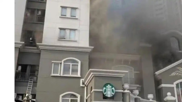 Damkar Berjibaku Padamkan Api di Apartemen Mediterania Tanjung Duren, Ratusan Penghuni Dievakuasi