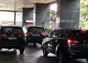 Terjaring OTT, Sejumlah Pejabat Imigrasi Jakarta Barat Tiba di KPK