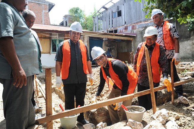 Ketua DPRK Letakkan Batu Pertama Rumah Layak Huni, Tahun Ini Advokasi Empat Unit Rumah