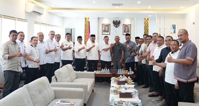 Wagub Aceh dan Pimpinan DPRA Bahas Percepatan Qanun APBA dan Stabilitas Sosial