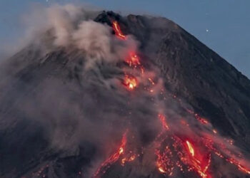 Masih Berstatus Siaga, Gunung Merapi Muntahkan 17 Kali Lava Pijar