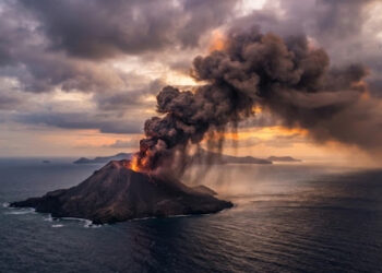 6 Gunung Api Berstatus Level III di Indonesia Hari Ini, Ada Anak Krakatau hingga Merapi